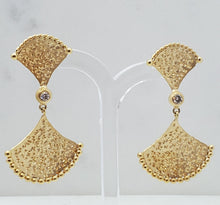 Load image into Gallery viewer, Fanned Hammered Earrings
