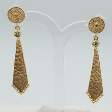 Load image into Gallery viewer, Handmade Hammered Earring
