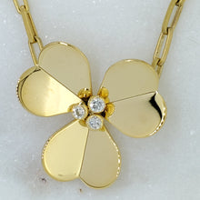 Load image into Gallery viewer, Flower Collection Necklace
