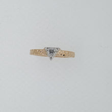 Load image into Gallery viewer, Triangular Diamond Hammered Ring
